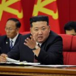 Iate com piscina de 50 metros e toboáguas: imagens de satélite revelam o centro de lazer secreto de Kim Jong Un