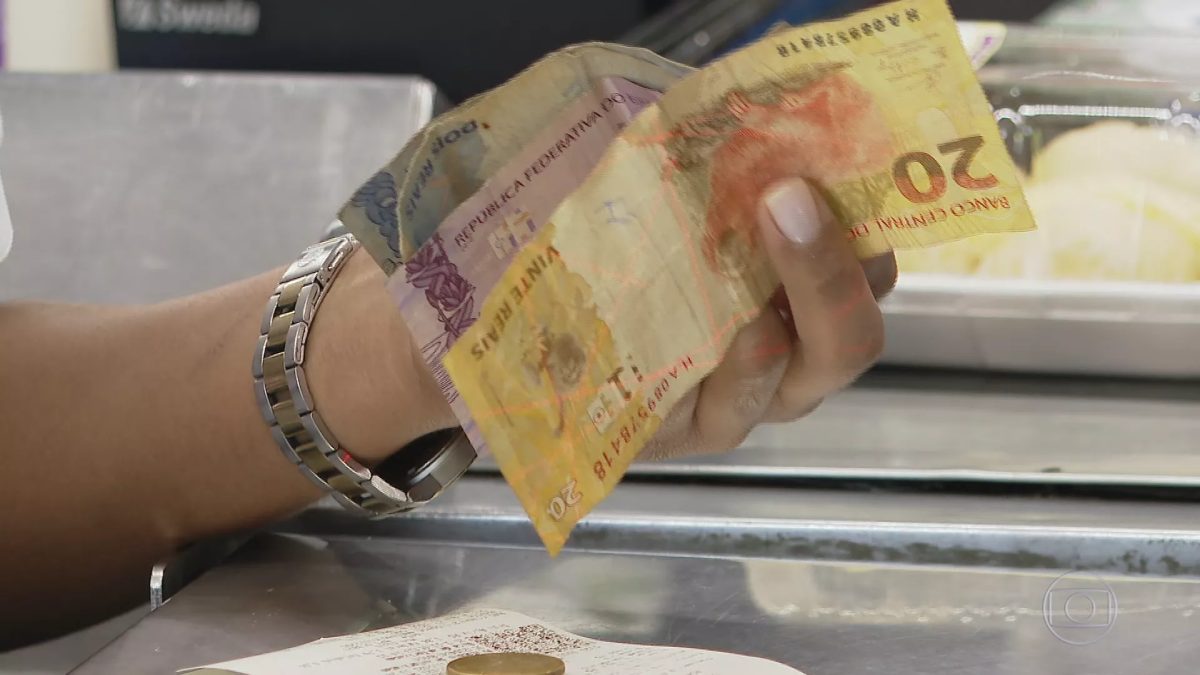 Inadimplência e endividamento das famílias são recorde em setembro, informa Banco Central