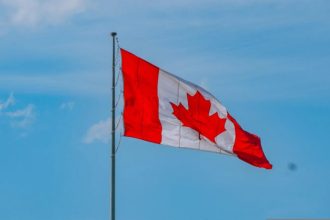 Incêndio em base militar no Canadá deixa mortos e feridos