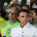 Investigações que miram Flávio Bolsonaro podem permanecer no STF mesmo após perda do foro privilegiado; entenda