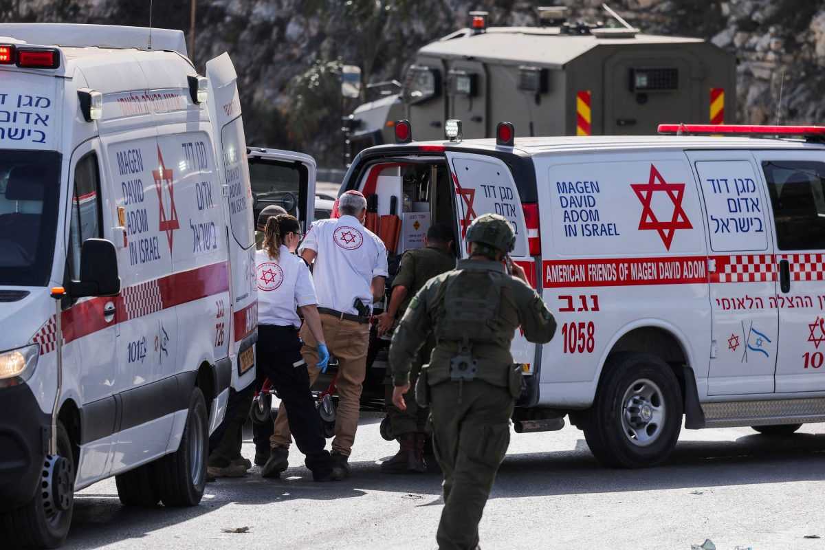Israel diz que frustrou 'ataque terrorista' na Cisjordânia; tropas matam 2 suspeitos após 5 israelenses ficarem feridos