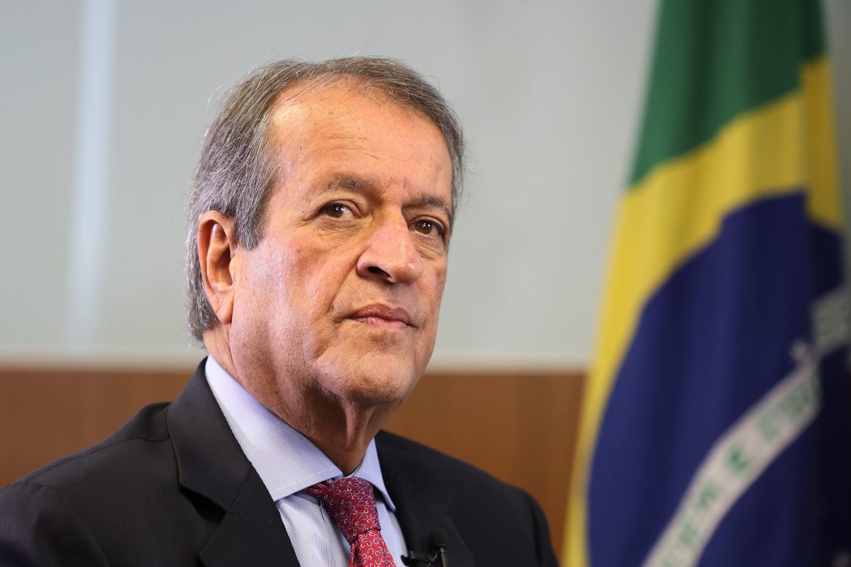Jair Bolsonaro pede a Moraes para receber visita de Valdemar Costa Neto em prisão domiciliar