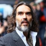 Julgamento de Russell Brand: veja os principais depoimentos das mulheres que acusam o ator