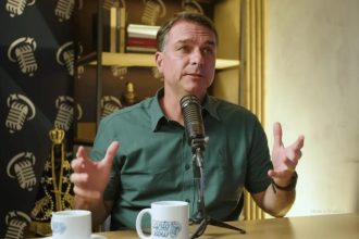 Leia as íntegras das cartas de Flávio Bolsonaro