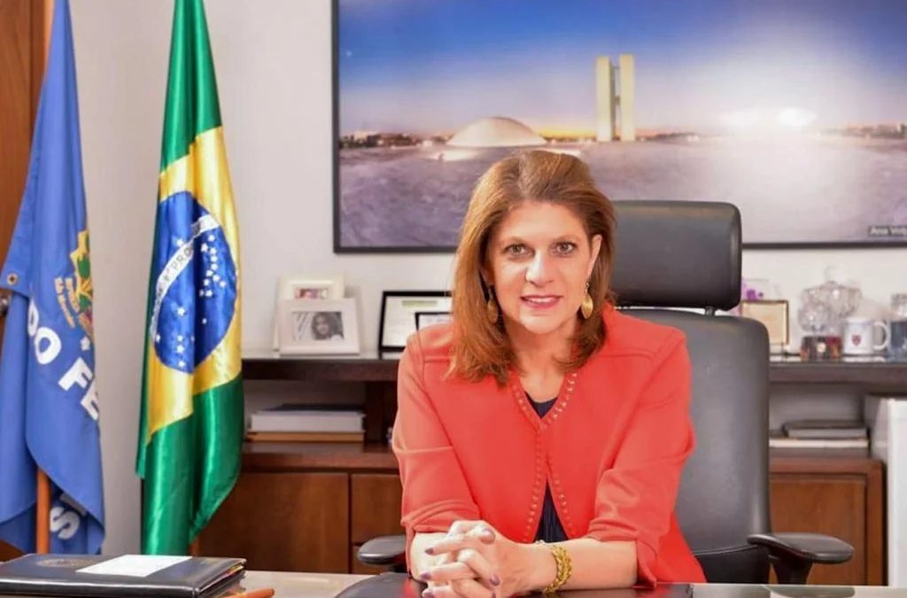 Liderança feminina enfrenta barreira estrutural, diz diretora do Senado