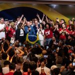 Lula 2022 e 2026: Veja quem esteve junto ao presidente eleito nos dois discursos da vitória