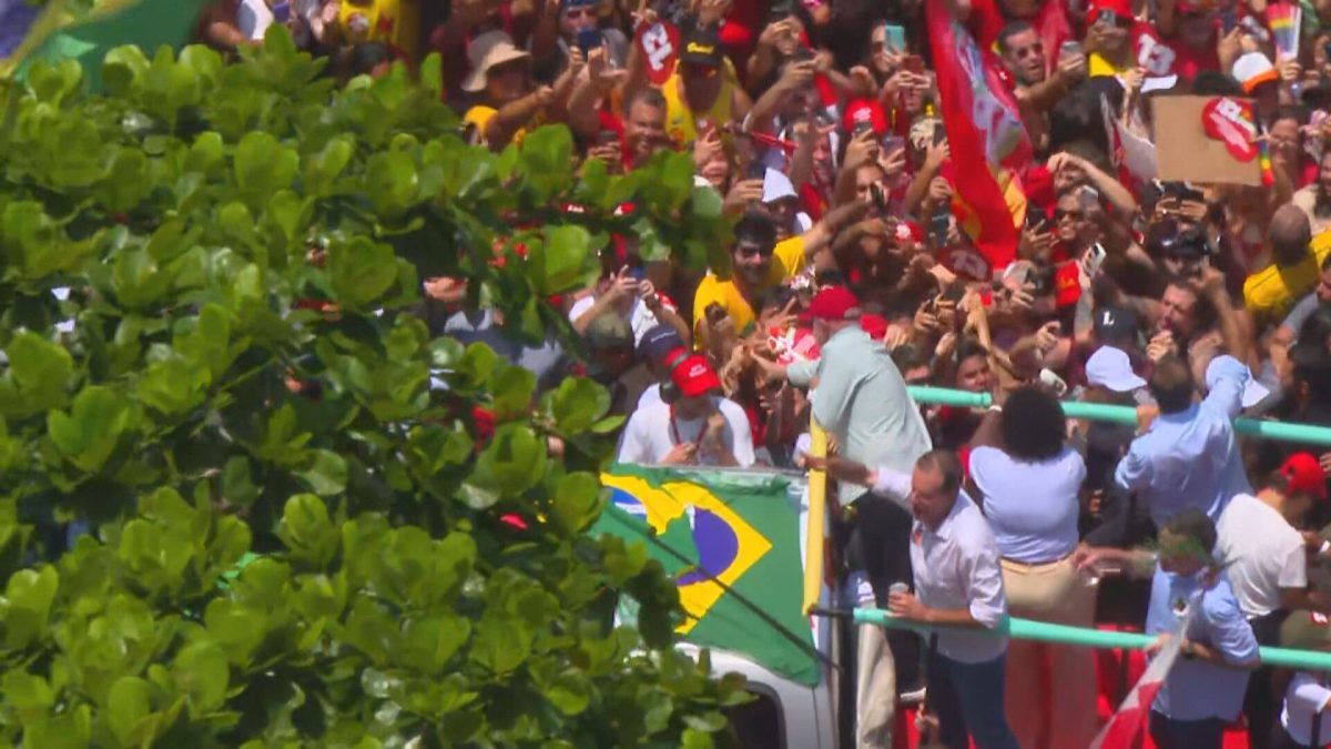 Lula aposta em vitória na véspera do segundo turno e critica rival