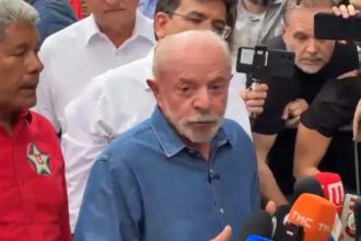 Lula critica TSE por combater fake news de aliados