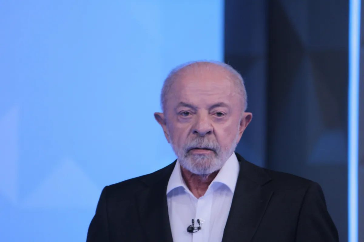 Lula diz que Flávio desrespeita povo pobre do país: ‘Chamou Bolsa Família de bolsa farelo’