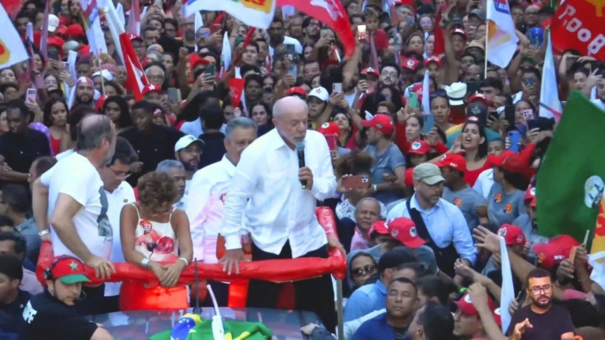 Lula diz que “Globo” está contra ele após fim de bets e prisão de Vorcaro