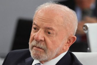Lula diz que TSE está extrapolando em decisões contra sua campanha