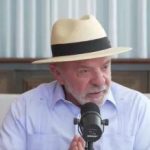 Lula encena humildade e diz não ter dinheiro para celular