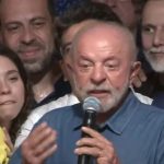 Lula fala em regular as redes sociais e chama Janones de ‘general’