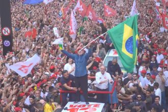 Lula faz último ato da campanha na Paulista e destaca mobilização no 2º turno: 'É o povo que está organizando, e não partidos'