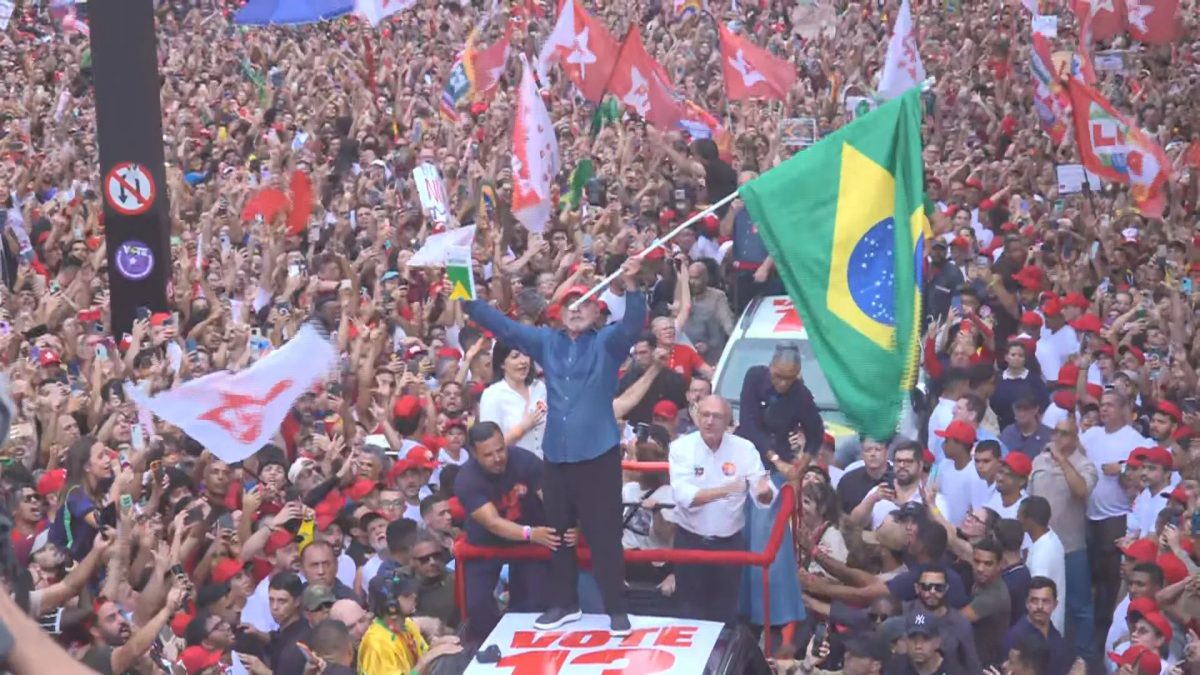 Lula faz último ato da campanha na Paulista e destaca mobilização no 2º turno: 'É o povo que está organizando, e não partidos'