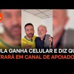Lula ganha celular e diz que entrará em canal de apoiadores no zap