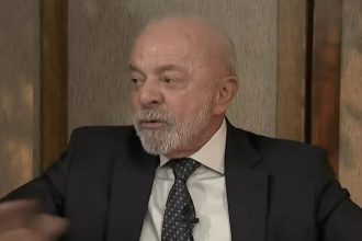 Lula nega “bomba fiscal” e critica a autonomia do BC