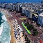 Lula ocupa 5 quadras em Copacabana; Flávio lota praça na Barra da Tijuca