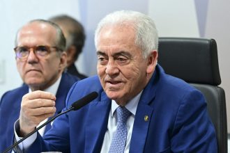 Lula ouve de aliados que PEC da Segurança será votada antes do 2º turno e que governo tem votos para aprovar fim da 6x1