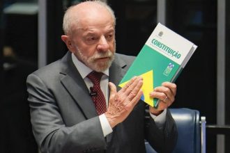 Lula pede ao TSE alerta de seções alteradas e transporte a eleitores