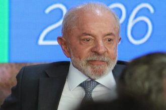 Lula quer levar PEC do transporte gratuito à votação ainda este ano