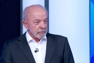 Lula se confunde 3 vezes com tempo durante debate na “Globo”