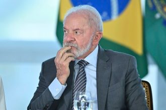 Lula volta a negar ‘qualquer conexão’ com Roberta Luchsinger