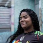 Mãe tentou convencer o filho a se entregar, encontrou-o morto e hoje acolhe famílias atingidas pela violência na Penha