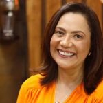 Mailza Assis vence Alan Rick e é reeleita governadora do Acre