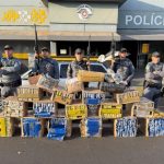Mais de meia tonelada de maconha é apreendida em rodovia após motorista de carro desobedecer policiais
