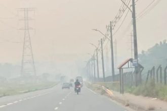 Manaus amanhece coberta por fumaça de queimadas; prefeitura faz apelo