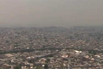 Manaus está coberta pela fumaça de queimadas há 10 dias