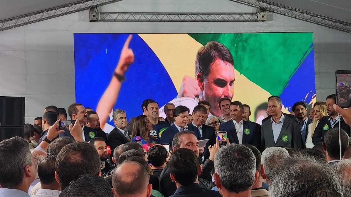 MDB anuncia apoio da maioria dos diretórios estaduais a Flávio