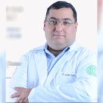 Médico que morreu em troca de tiros com a polícia após ameaçar esposa tinha arsenal e medalha com suástica em casa
