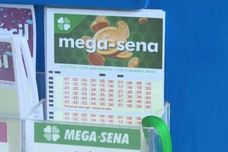Mega-Sena acumula, e duas apostas do Paraná ganham R$ 20,7 mil cada; veja cidades