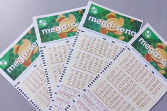 Mega-Sena acumula; prêmio pode chegar a R$ 185 milhões na terça-feira
