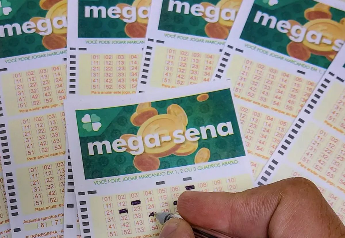 Mega-Sena fica sem ganhador e prêmio acumula para R$ 305 milhões