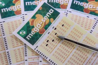 Mega-Sena: prêmio acumula novamente e vai a R$ 305 milhões