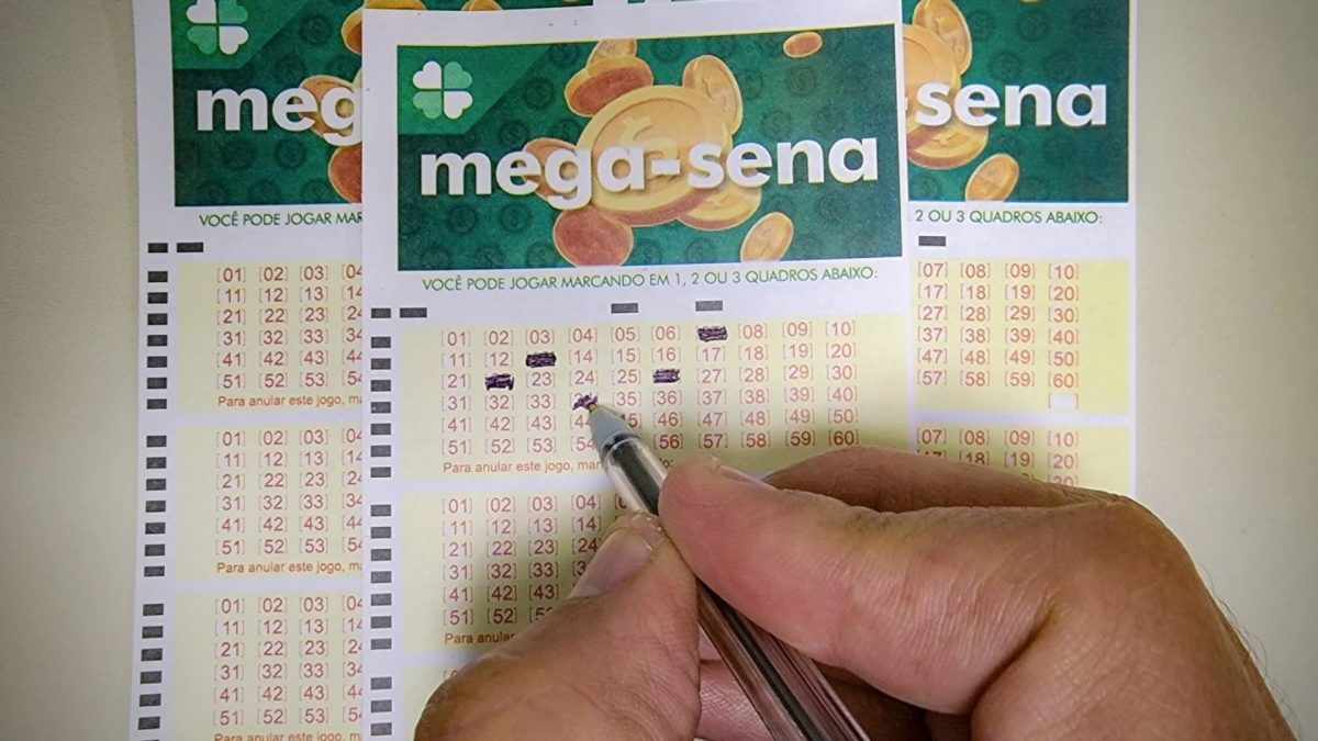 Mega-Sena volta a acumular e prêmio vai a R$ 320 milhões