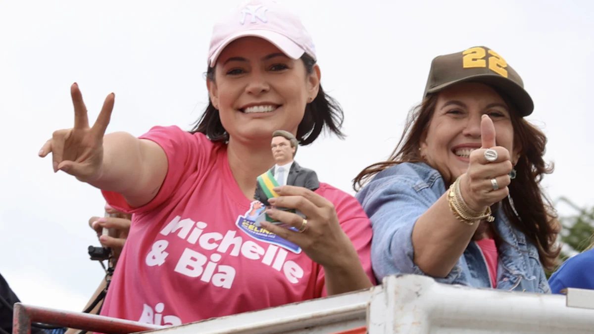 Michelle não vai ao último dia de campanha de Flávio
