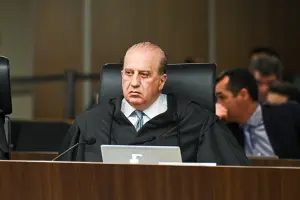Ministro do TCU vê repetição de manobras fiscais e alerta para risco à aposentadoria