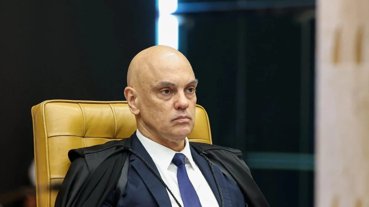 Moraes autoriza Bolsonaro a receber visitas de grupo de oração