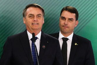 Moraes autoriza Flávio Bolsonaro a retomar visitas ao pai após suspensão de 90 dias