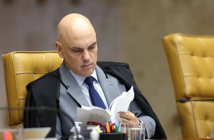 Moraes concede liberdade condicional a preso do 8/1, mas impõe 12 condições