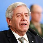 Moraes libera Heleno para consulta e autoriza internação urgente