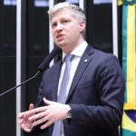 Moraes sofrerá impeachment seja com Flávio ou Lula, diz Van Hattem