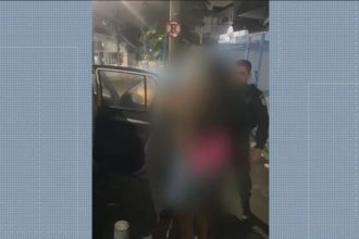 Motociclista denuncia cárcere e agressões após ser confundido com traficante: ‘só falavam que eu ia morrer’