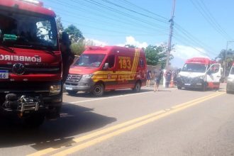 Motociclista fica gravemente ferida após acidente com carro em São Sebastião, SP