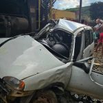 Motorista de carro atingido por trem segue em estado grave e será transferido em Juiz de Fora