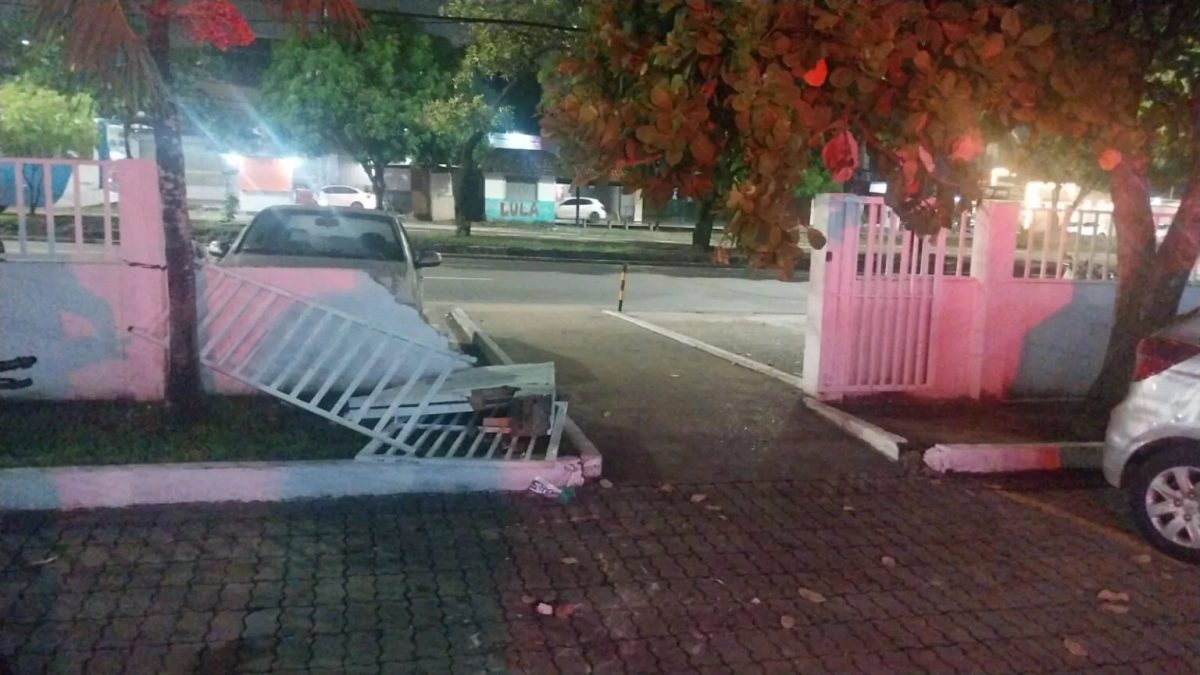 Motorista é preso após derrubar parte do muro de delegacia durante fuga em Manaus